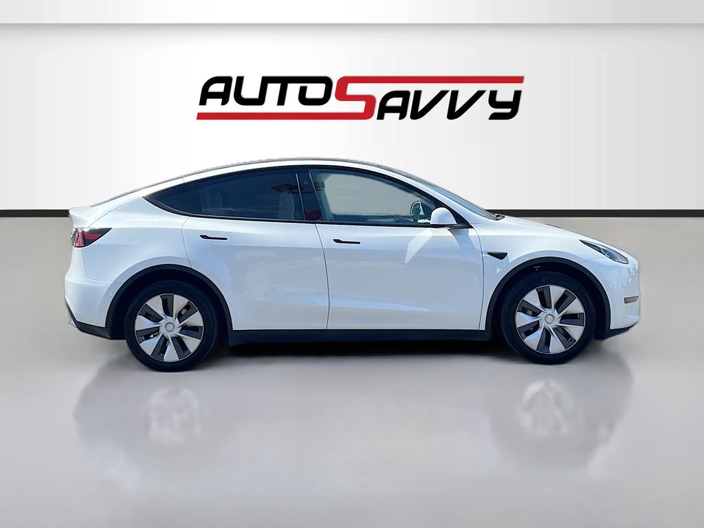 Used 2024 White Tesla Standard Range image 8
