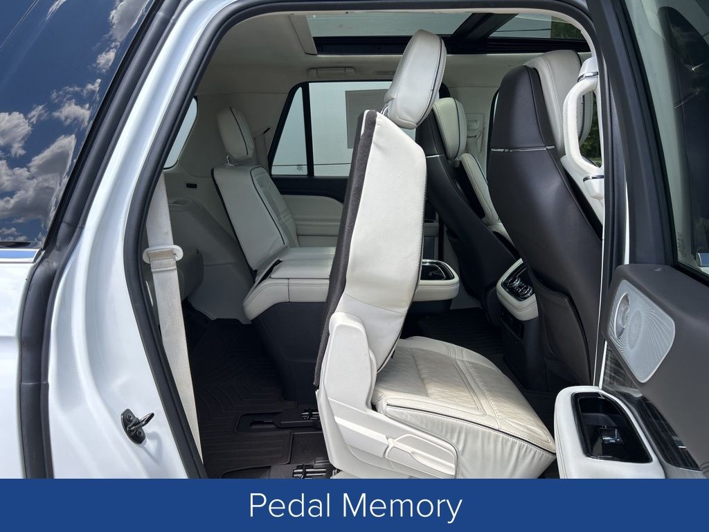 2021 Lincoln Navigator L Black Label