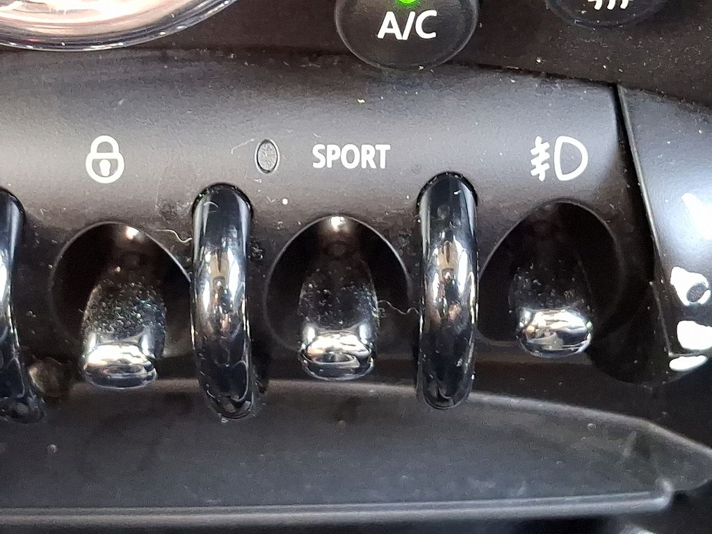 Thumbnail: 2016 MINI Cooper Countryman - 24