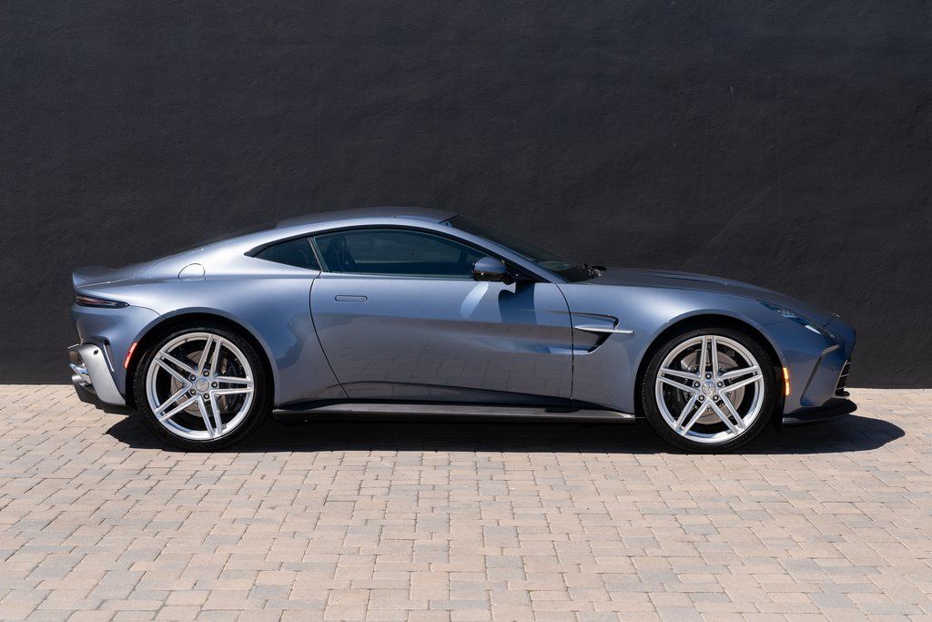 Aston Martin 2025 Vantage