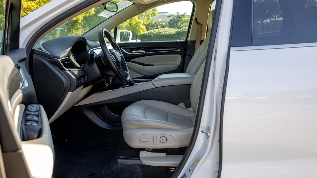 Used 2020 Buick Enclave Essence 4D Sport Utility