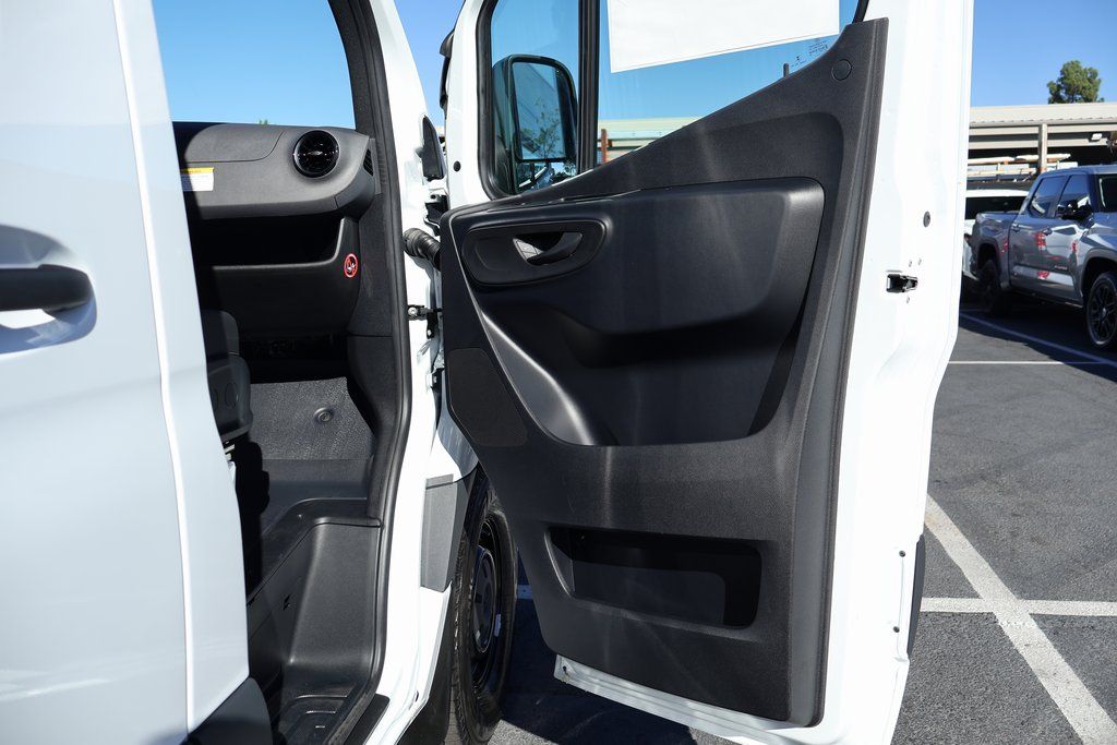 Thumbnail: 2026 Mercedes-Benz Sprinter - 7