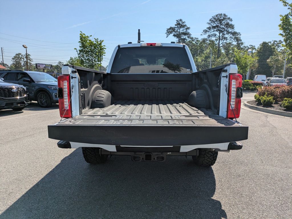 2026 Ford F-350 Super Duty LARIAT