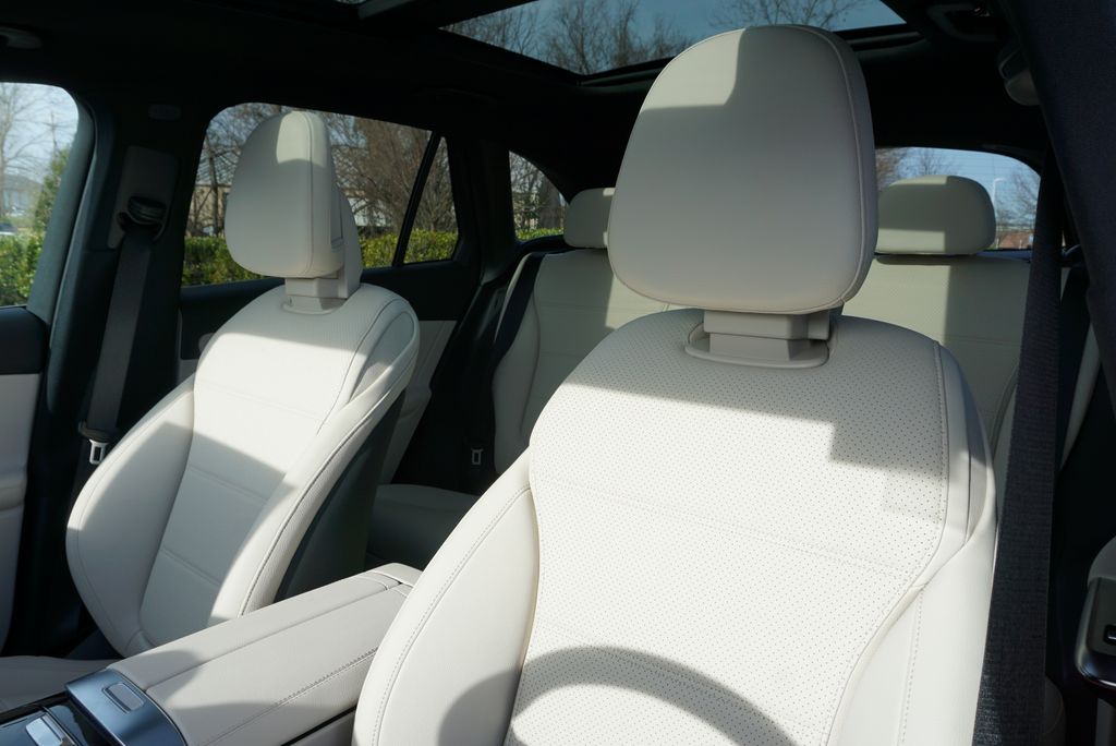 Thumbnail: 2026 Mercedes-Benz GLC - 11