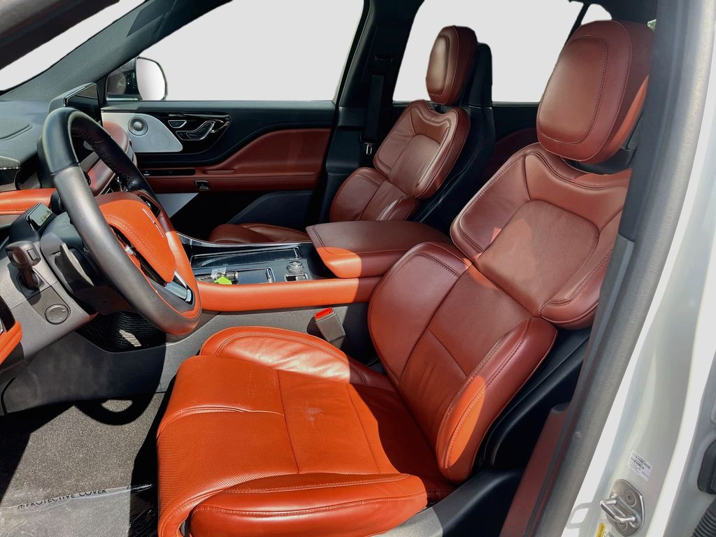 2025 Lincoln Aviator Reserve White at AutoSavvy Houston Southwest