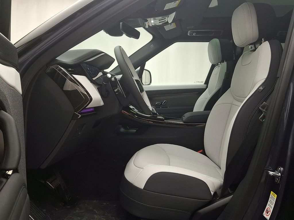 Thumbnail: 2026 Land Rover Range Rover Sport - 10