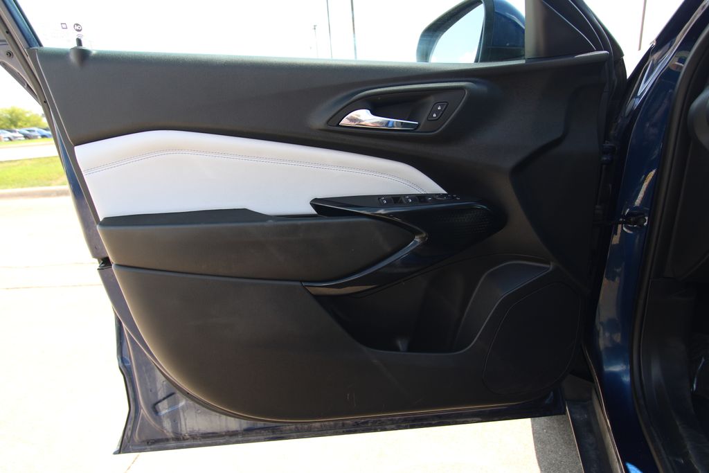 Used 2024 Chevrolet Trax SUV