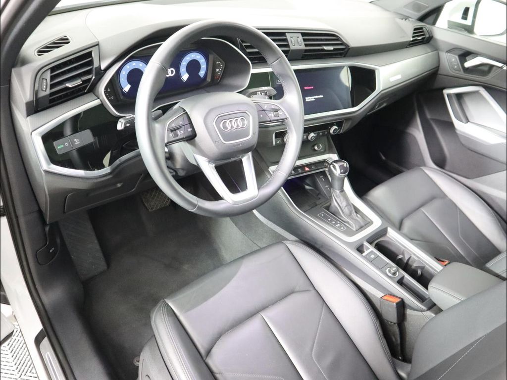 Thumbnail: 2023 Audi Q3 - 10