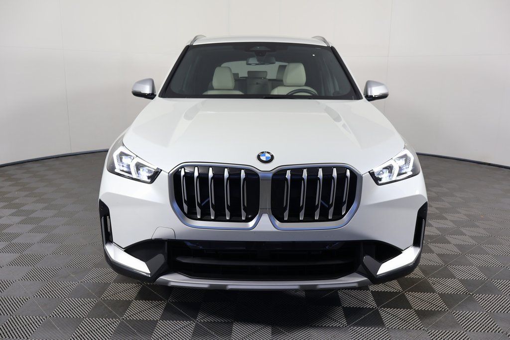 Thumbnail: 2023 BMW X1 - 2