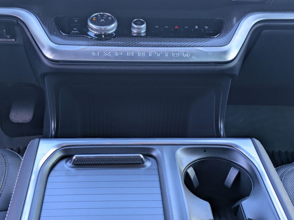2025 Ford Expedition Platinum MAX