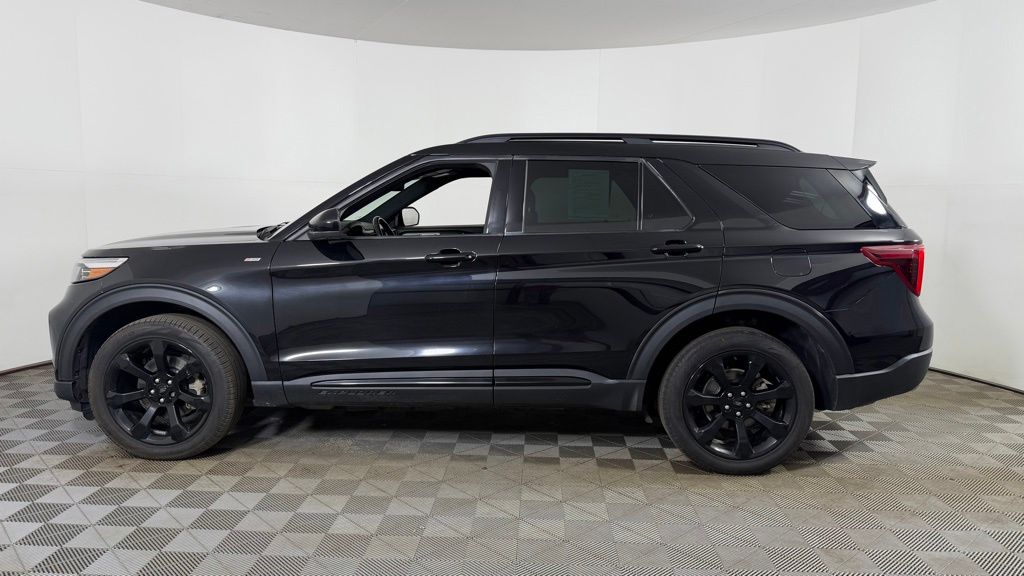 View vehicle photo 7