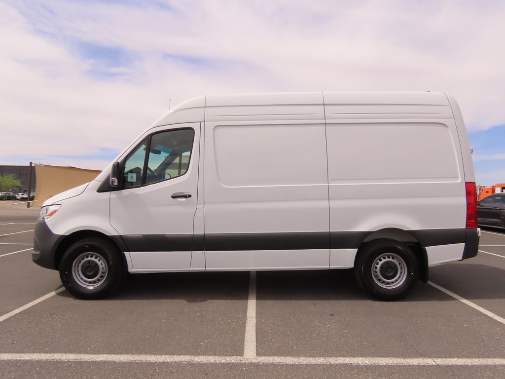 Thumbnail: 2025 Mercedes-Benz Sprinter - 8