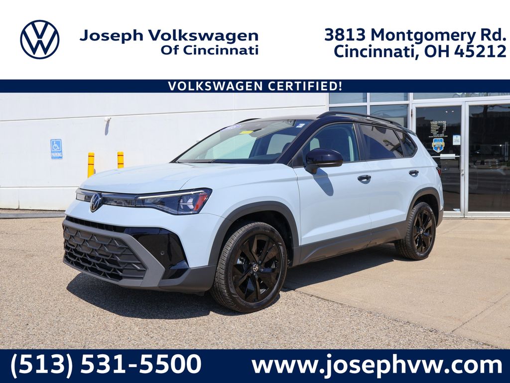 Monument Gray 2025 Volkswagen Taos SE Black FWD SUV / Crossover Front-Wheel Drive 8-Speed Automatic