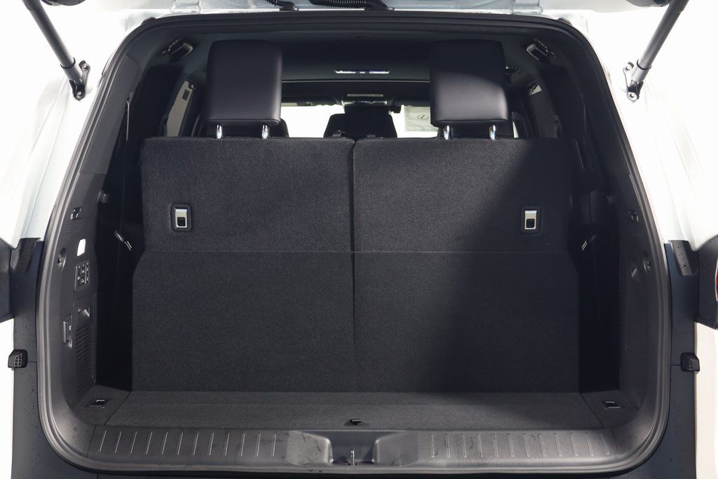 2025 Lexus LX 600 9