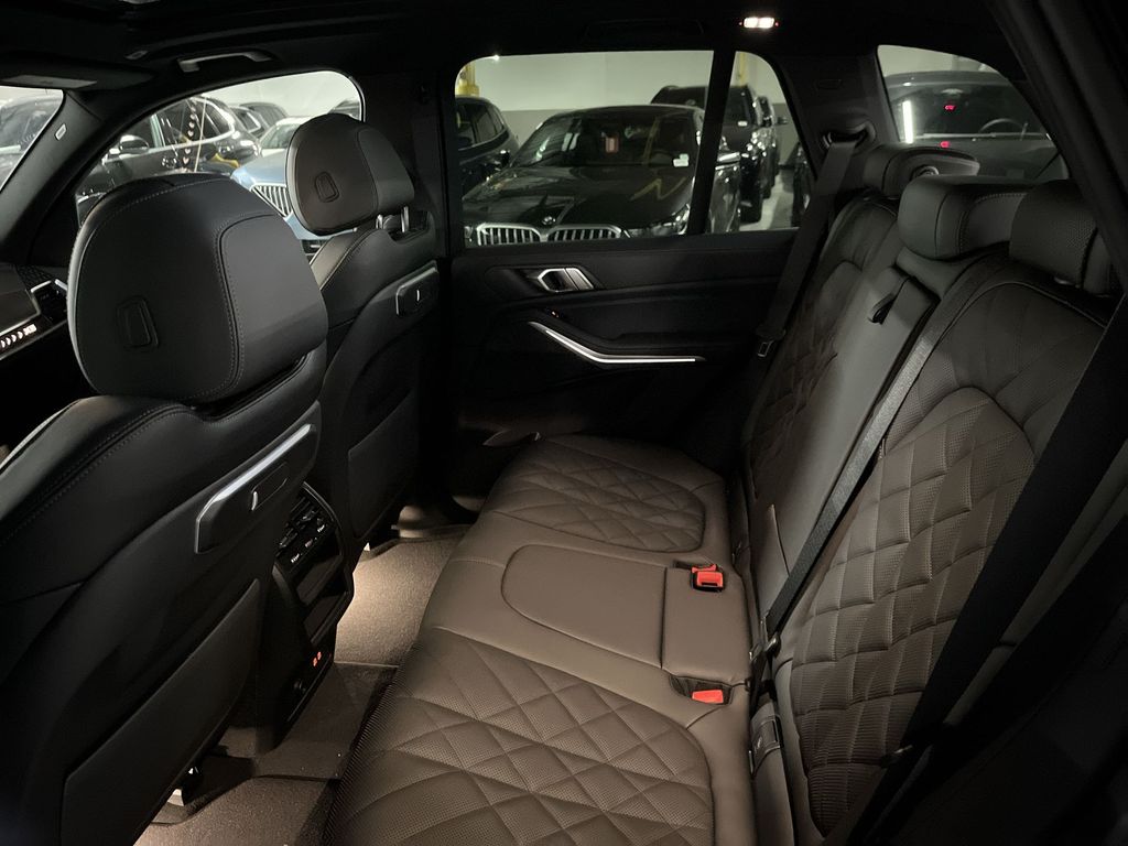 Thumbnail: 2026 BMW X5 - 23