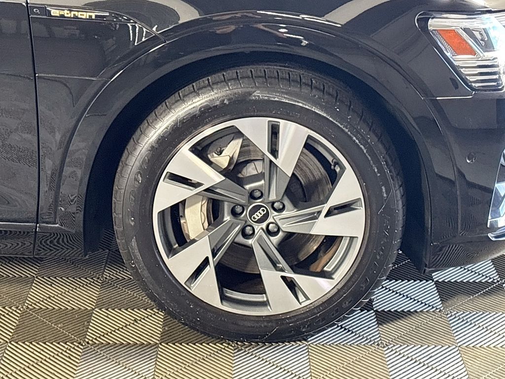2021 Audi e-tron Premium Plus