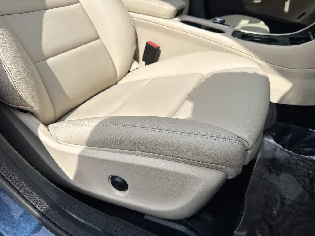 Thumbnail: 2020 Mercedes-Benz GLA - 21