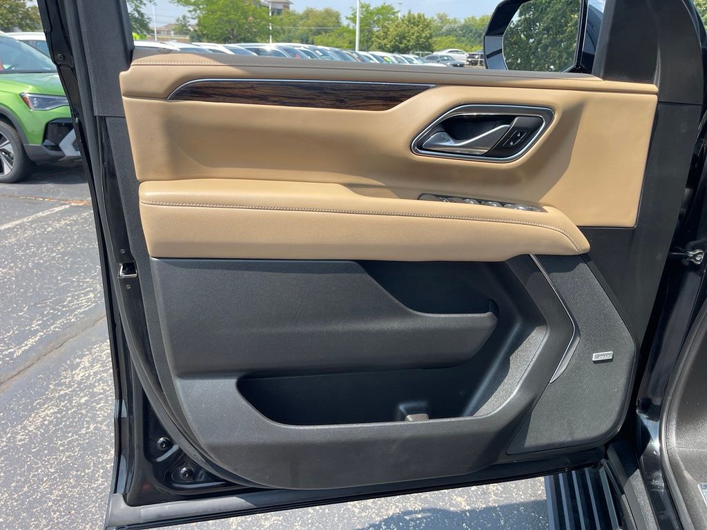Used 2023 Black Chevrolet Premier image 25