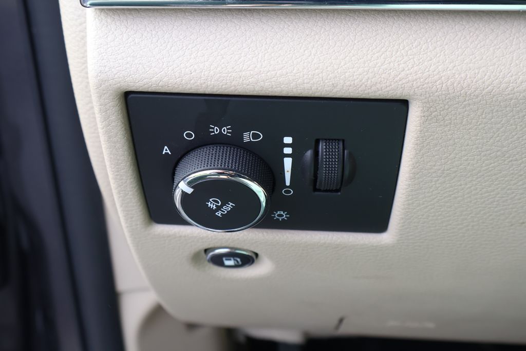 2016 Jeep Grand Cherokee Limited Edition 18