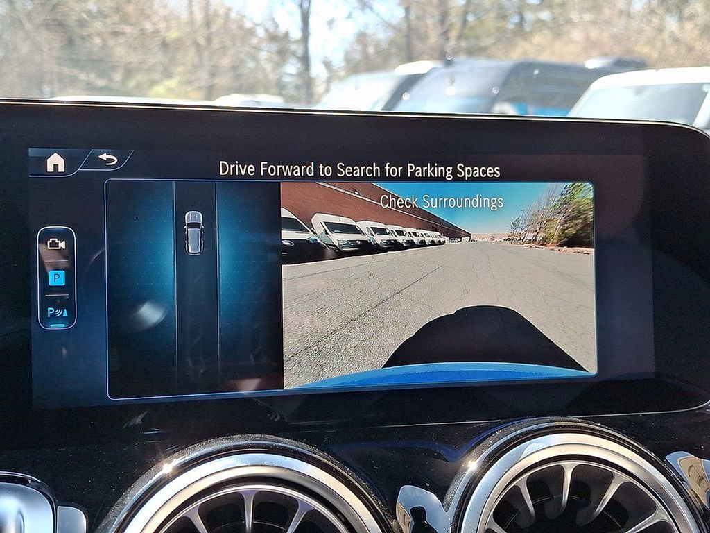 Thumbnail: 2025 Mercedes-Benz GLB - 13