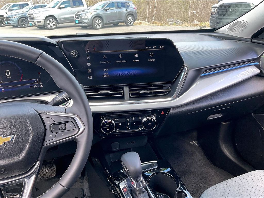 2025 Chevrolet Trax — photo 17