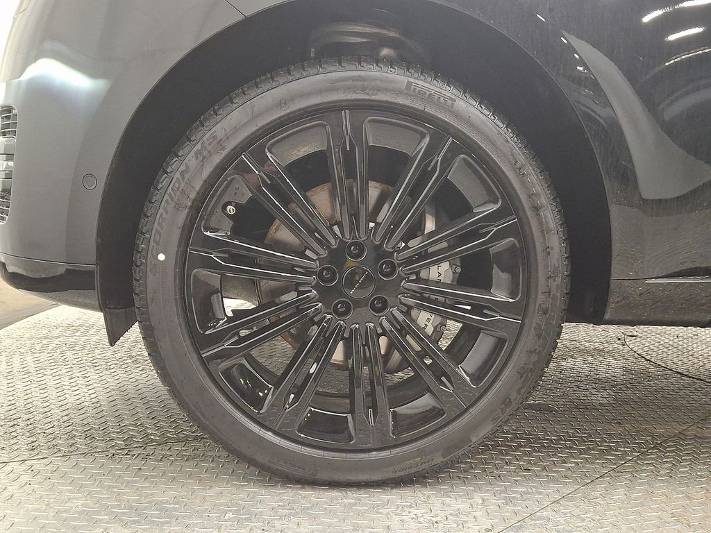 Thumbnail: 2026 Land Rover Range Rover - 5