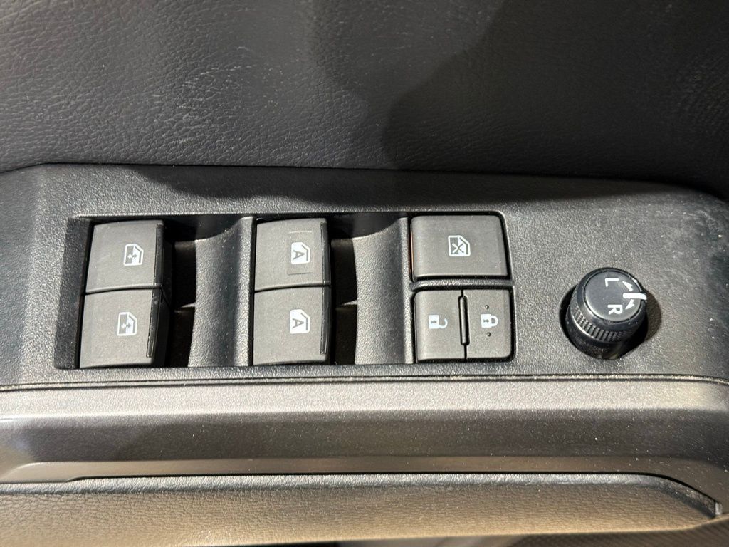 Thumbnail: 2023 Toyota Tacoma - 15