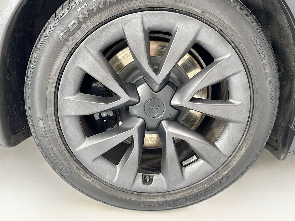 Thumbnail: 2023 Tesla Model X - 32