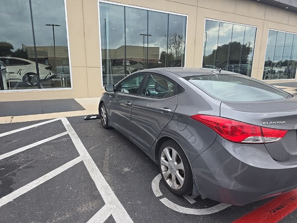 Thumbnail: 2013 Hyundai Elantra - 3