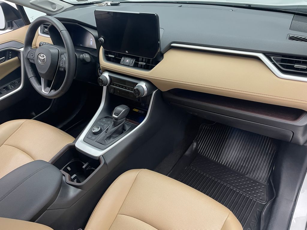 Thumbnail: 2023 Toyota RAV4 - 16