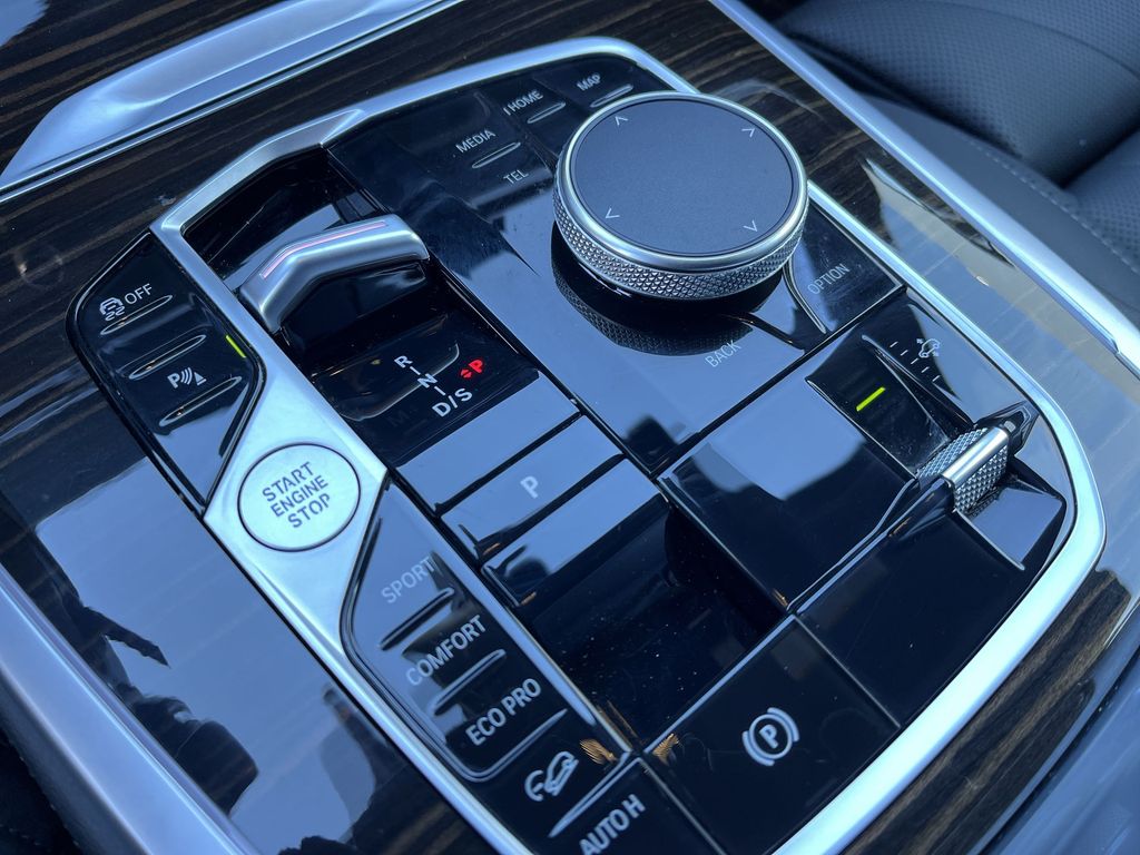 Thumbnail: 2024 BMW X7 - 20