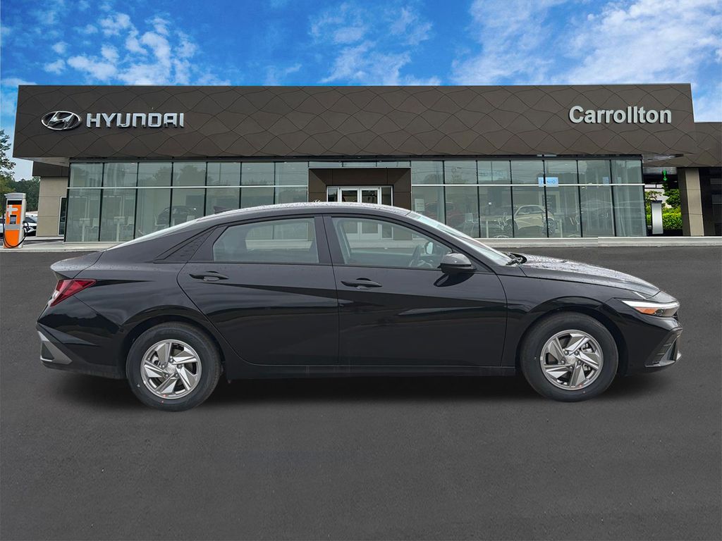 New 2026 Black HYUNDAI SE image 5