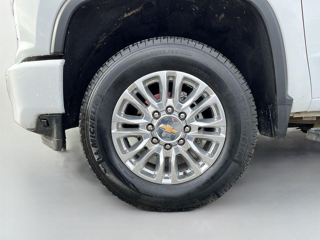 Used 2022 Summit White Chevrolet High Country image 33
