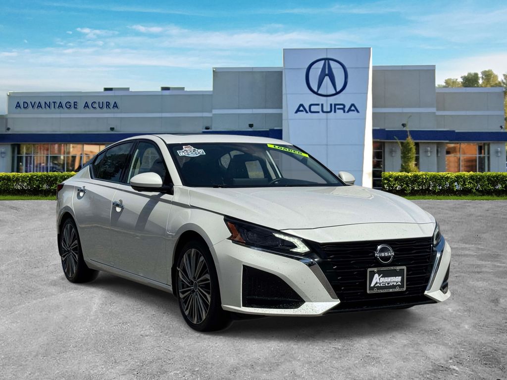 Used 2024 Nissan Altima Sedan