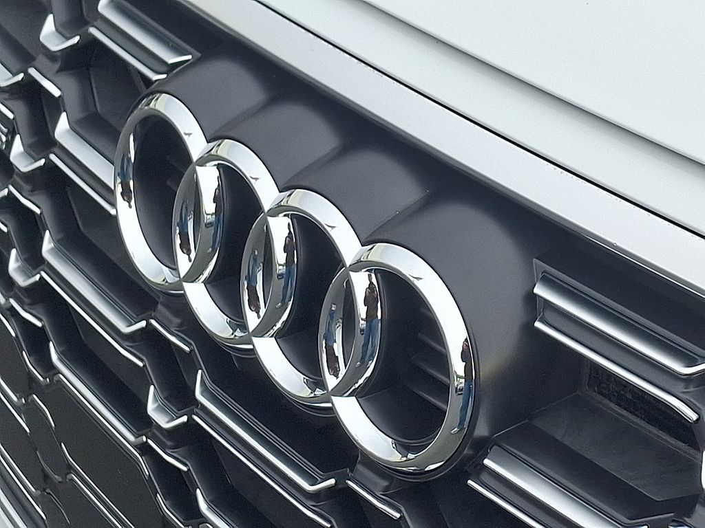 Thumbnail: 2023 Audi SQ5 - 29