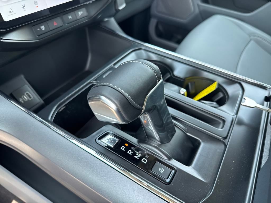 2025 Ford F-150 Lightning photo 16