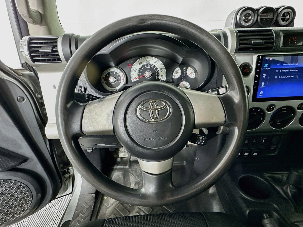 Thumbnail: 2010 Toyota FJ Cruiser - 11
