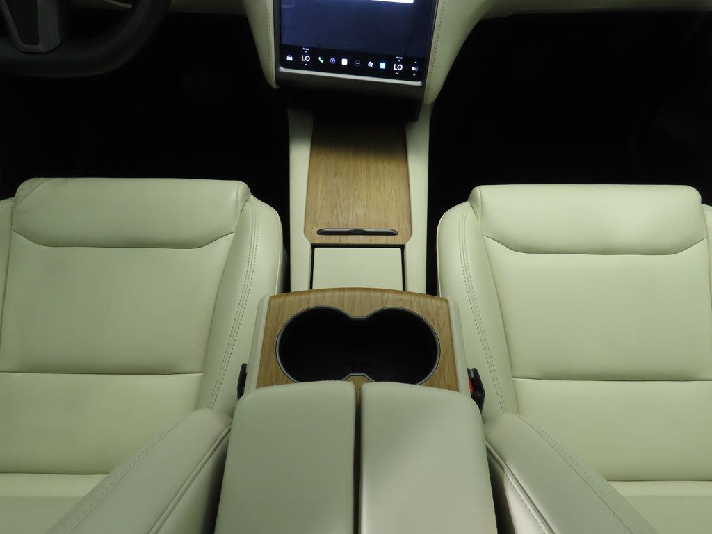 Thumbnail: 2020 Tesla Model X - 16