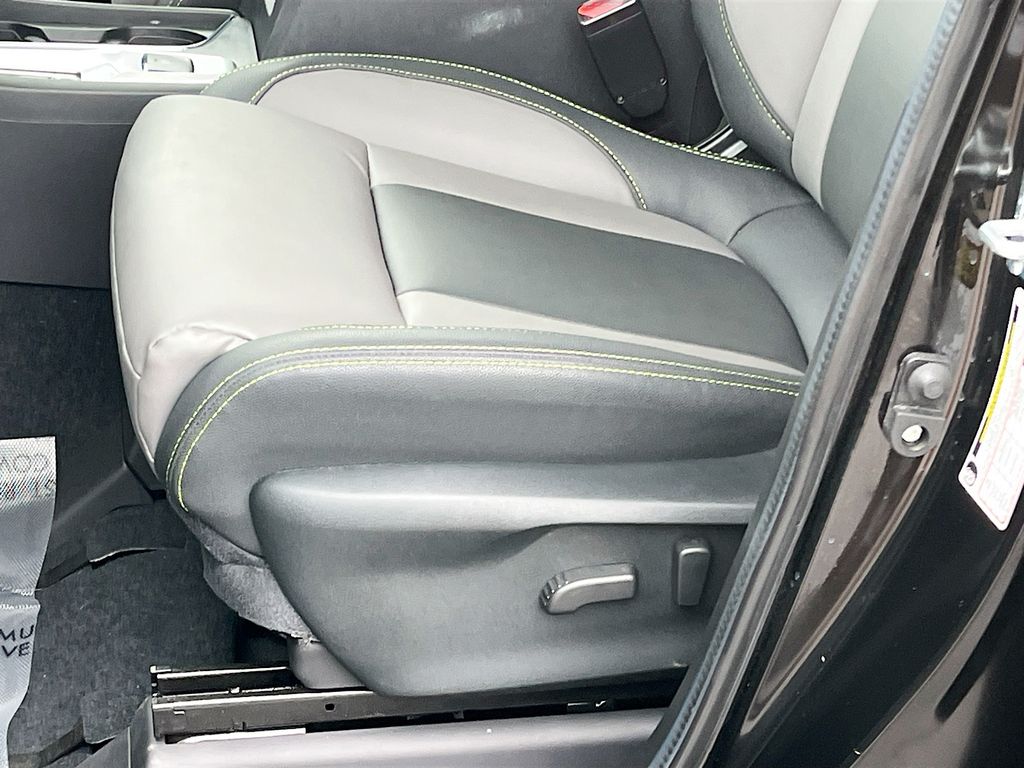 Used 2024 Crystal Black Silica Subaru Onyx Edition image 18