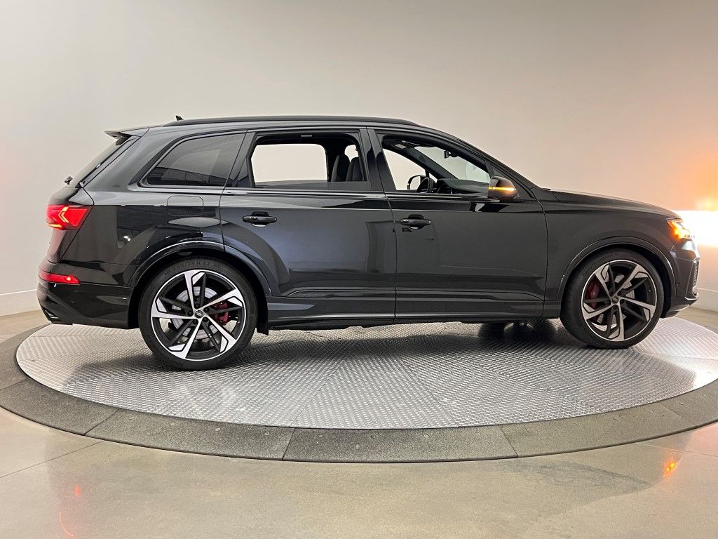 Thumbnail: 2024 Audi SQ7 - 6