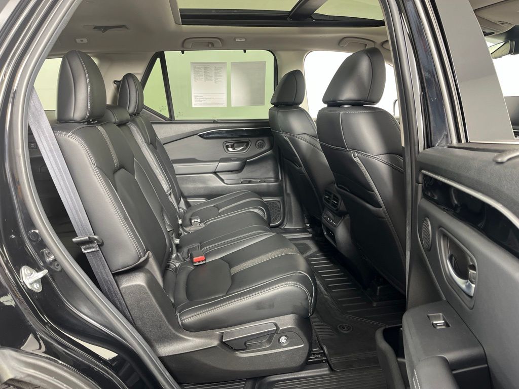 Thumbnail: 2025 Honda Pilot - 9