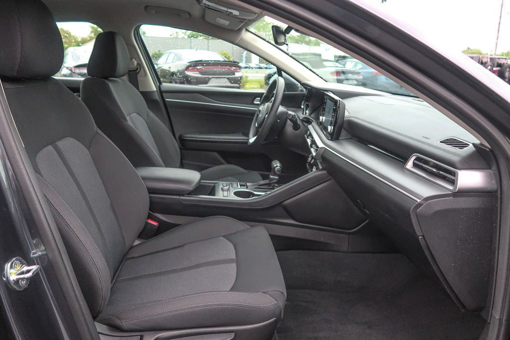 2023 Kia K5 LXS