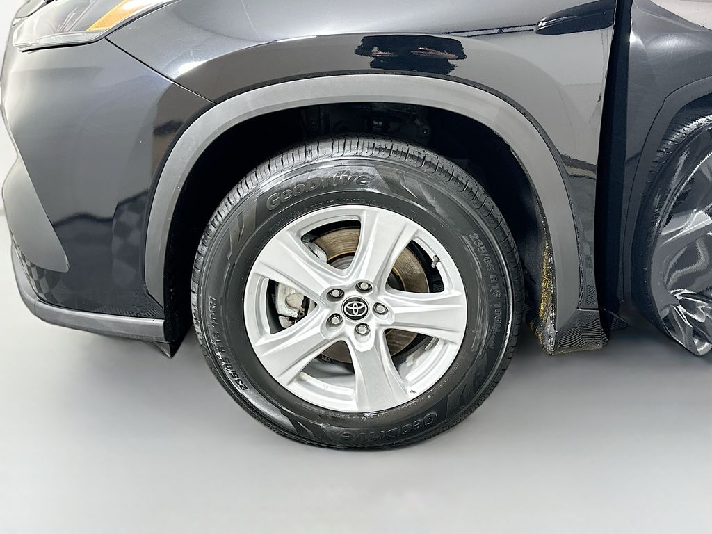 Thumbnail: 2025 Toyota Highlander - 30