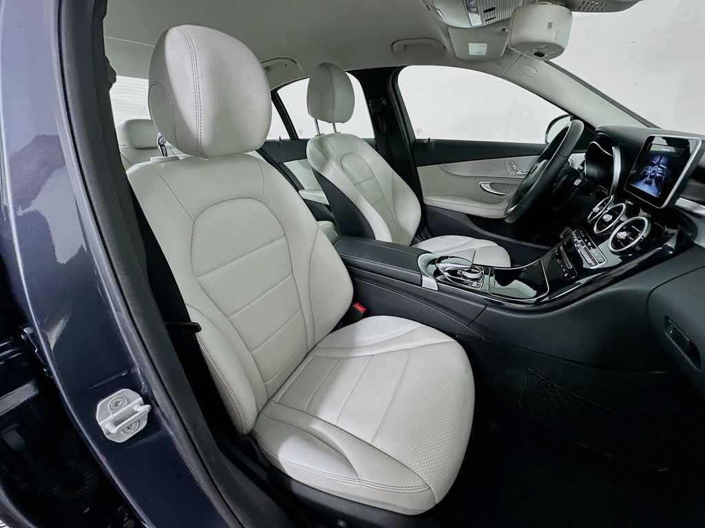 Thumbnail: 2015 Mercedes-Benz C-Class - 27