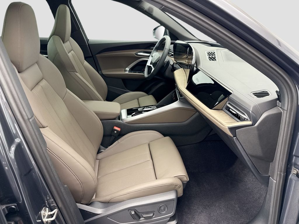 Thumbnail: 2025 Audi Q5 - 19