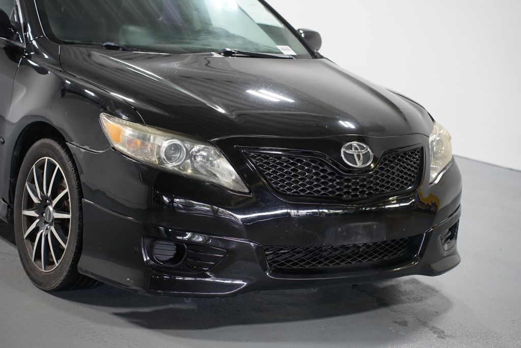 Thumbnail: 2011 Toyota Camry - 4