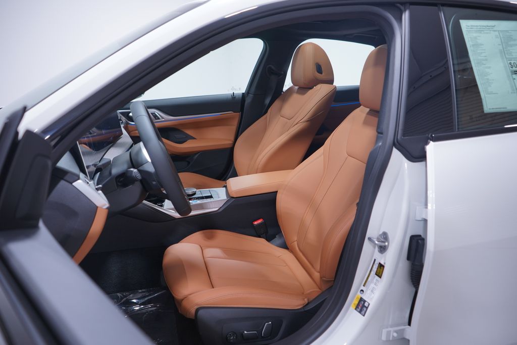 Thumbnail: 2025 BMW i4 - 7