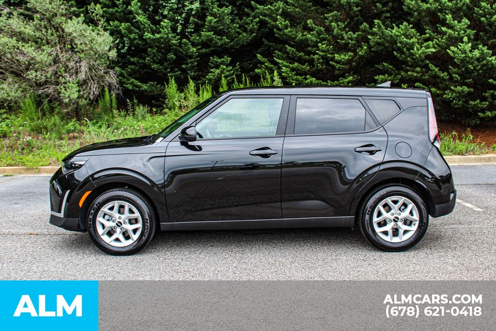 Used 2025 Black Kia LX image 6
