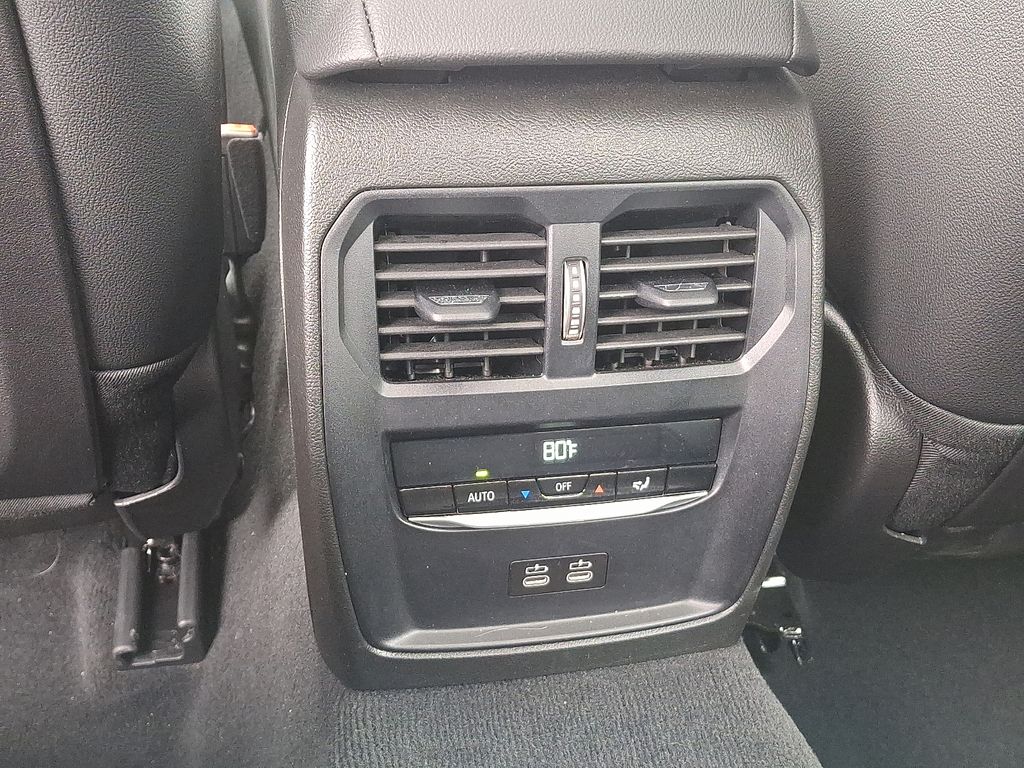 Thumbnail: 2025 BMW 3 Series - 11