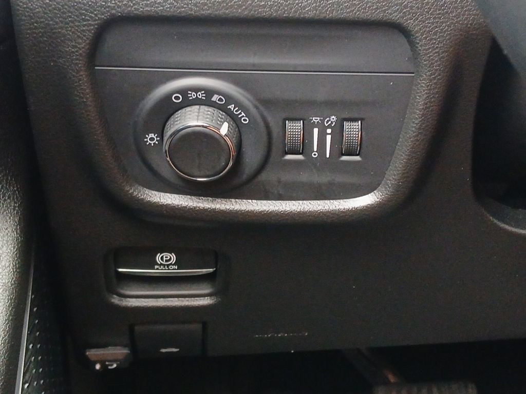 Used Car 2022 Jeep Grand Cherokee L  Laredo For Sale Under $25,000 In Austin, Texas